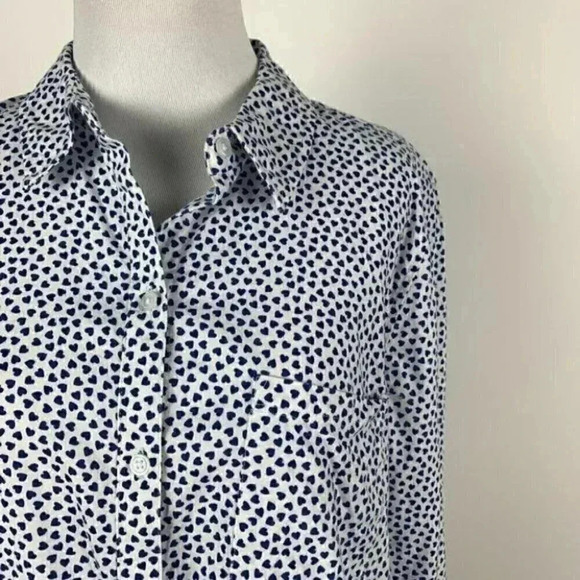 Gap factory womens top size M button down blue white hearts - Picture 2 of 7
